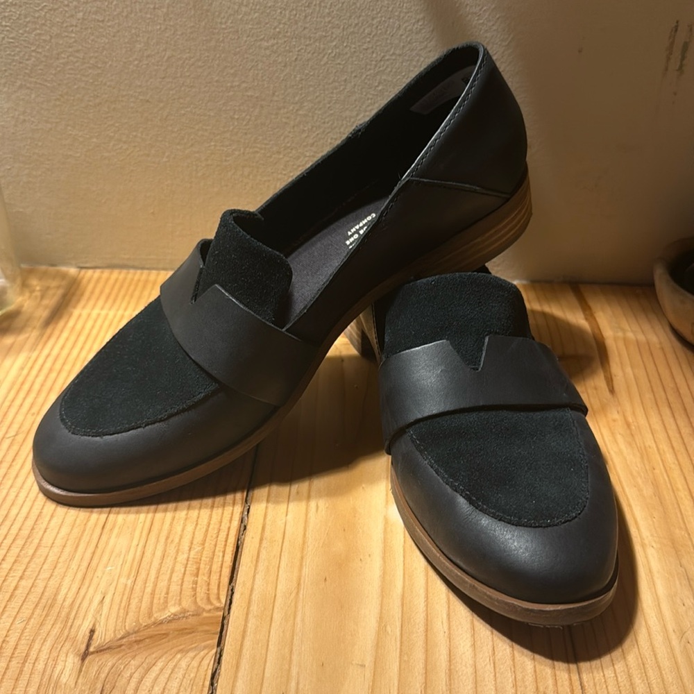 TOMS Leather & Suede Loafers (Size 8.5)